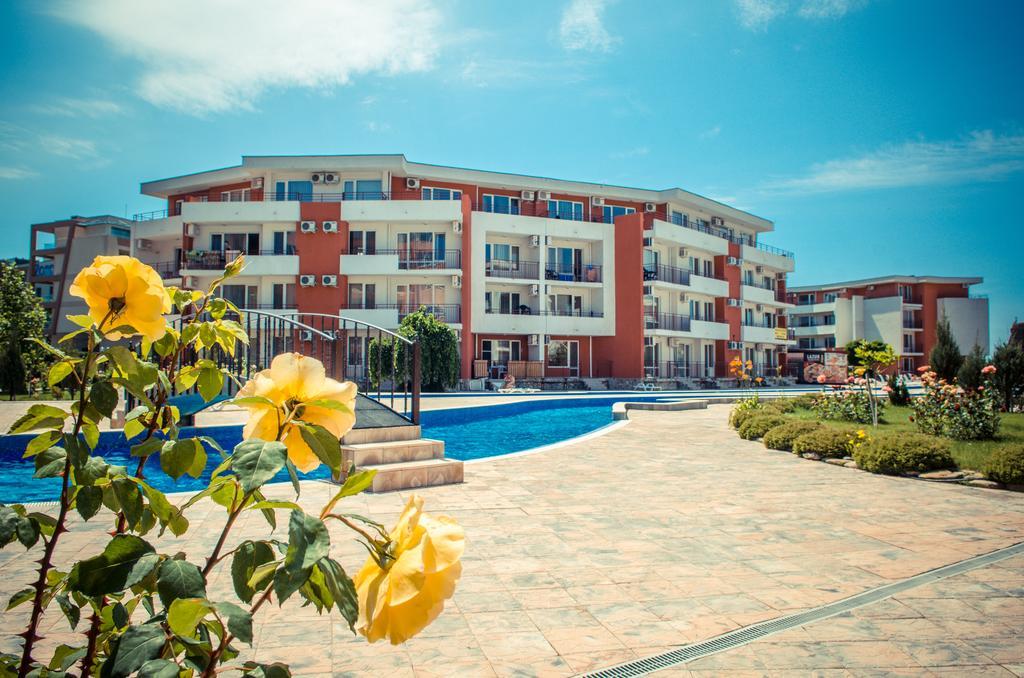Privillege Fort Noks Beach Apartments เอเลนีเต ภายนอก รูปภาพ