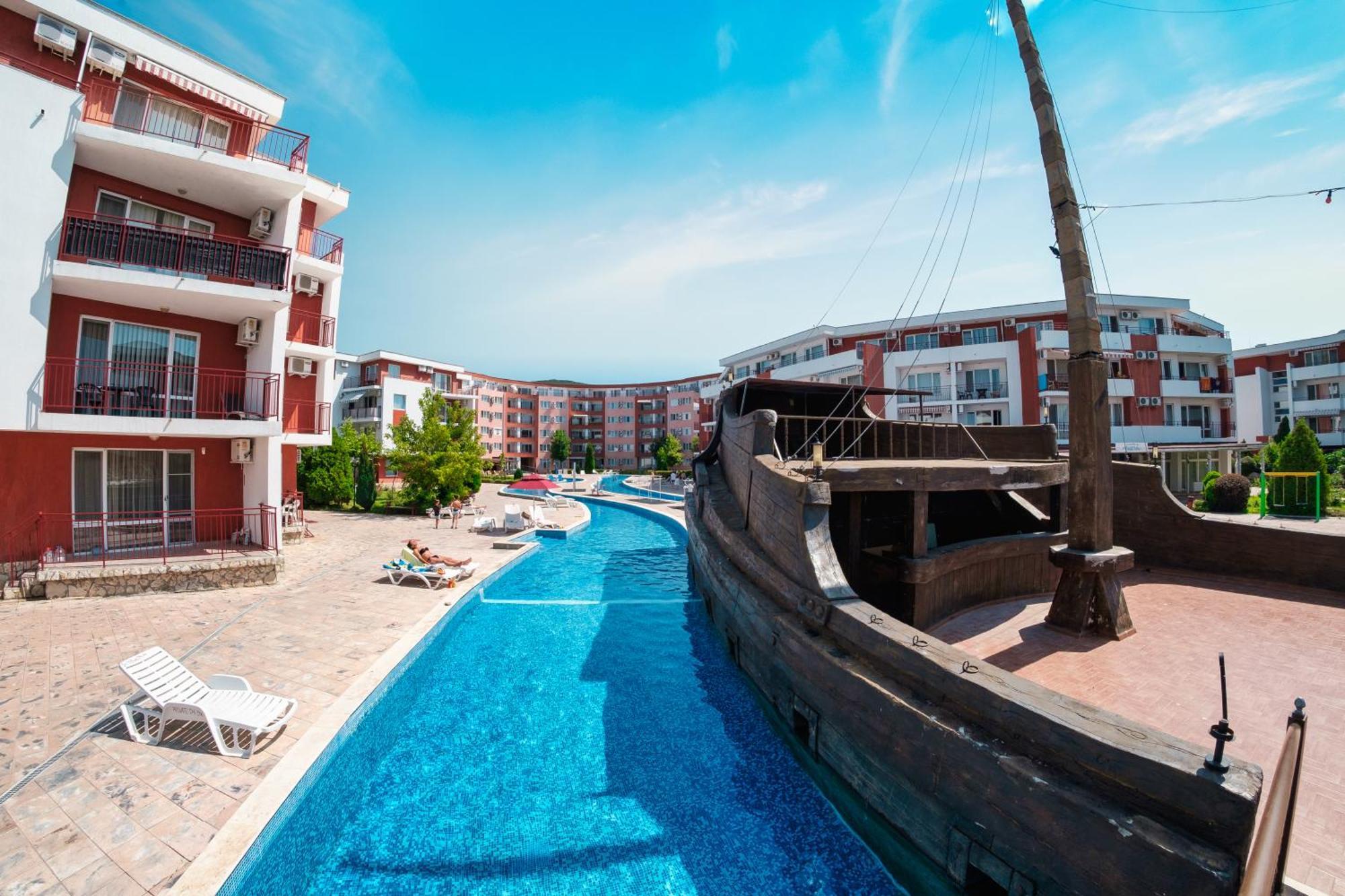 Privillege Fort Noks Beach Apartments เอเลนีเต ภายนอก รูปภาพ