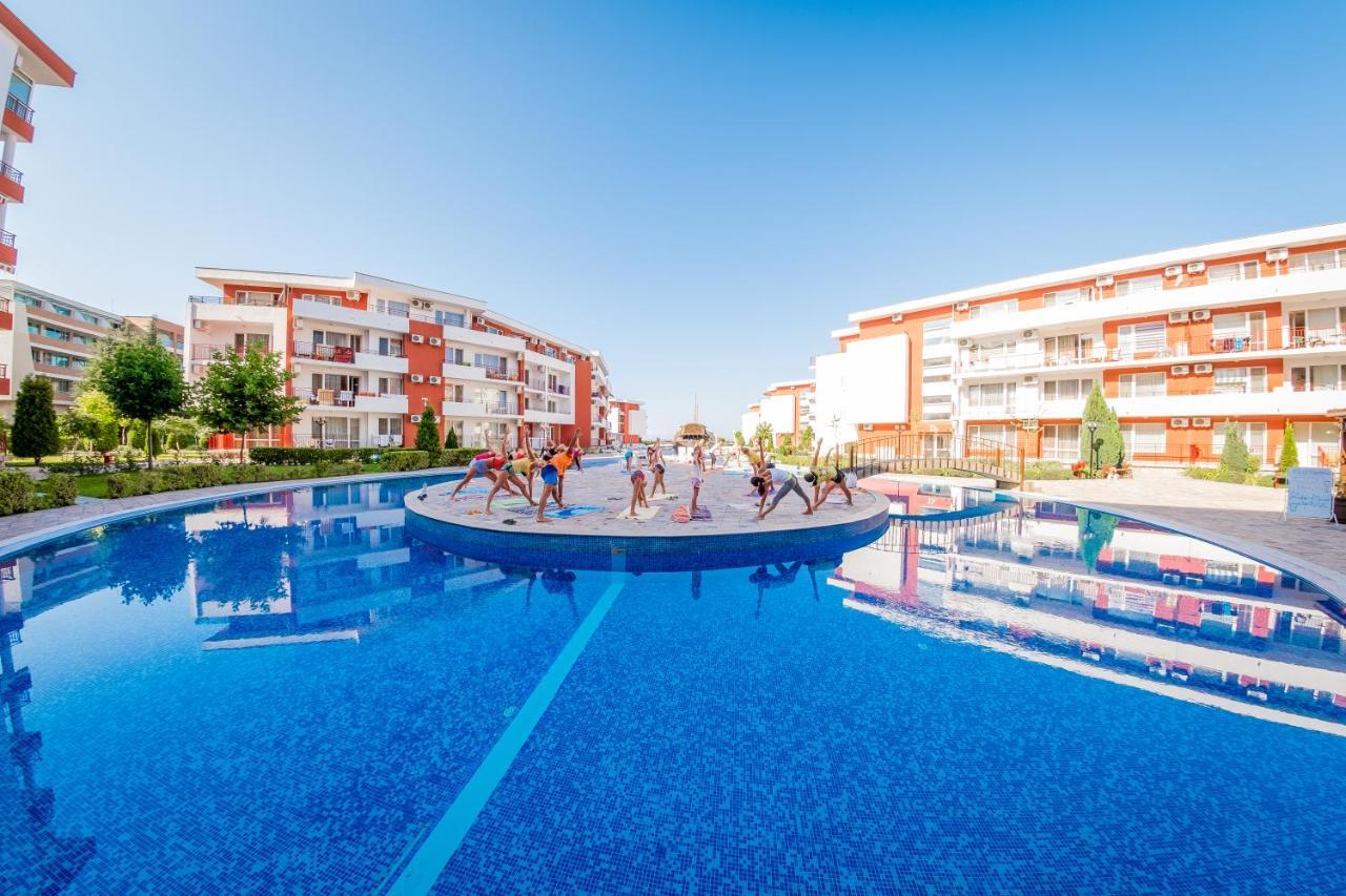 Privillege Fort Noks Beach Apartments เอเลนีเต ภายนอก รูปภาพ