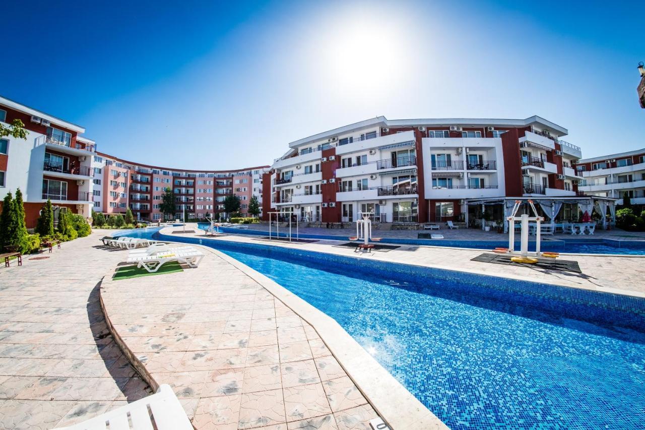 Privillege Fort Noks Beach Apartments เอเลนีเต ภายนอก รูปภาพ